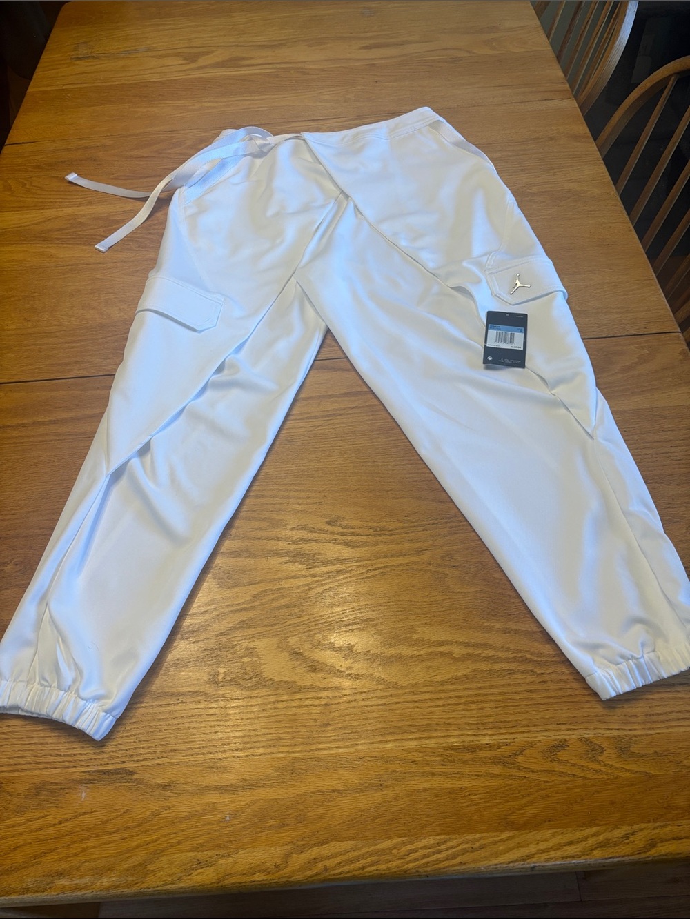 Jordan Medium White Cargo Track Joggers NWT with Jordan black crop top in large. - Picture 10 of 11